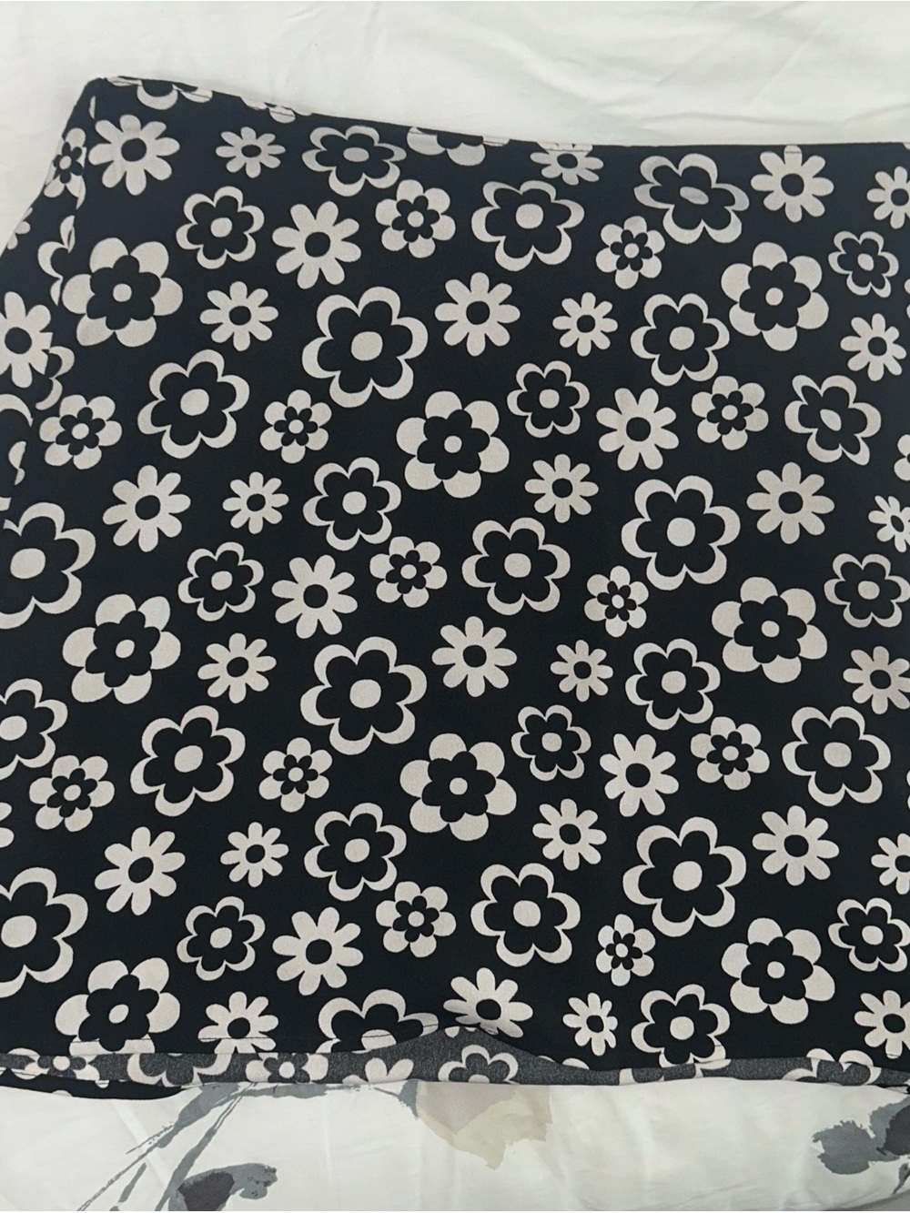 Black and White Floral double lined Skirt- Hollister